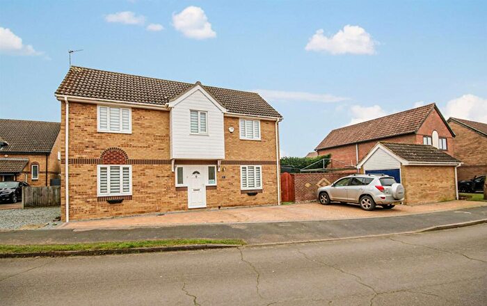 3 Bedroom Detached House For Sale In St. Marys Grove, Sprowston, NR7