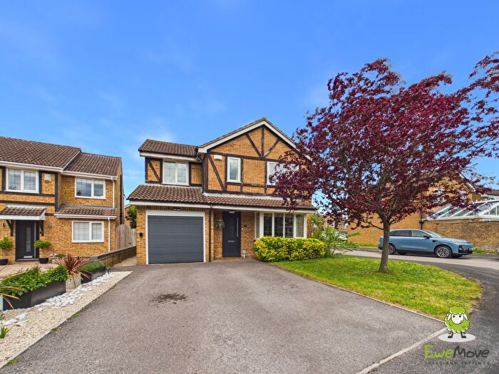 4 Bedroom Terraced House For Sale In Corinthian Close, Basingstoke, Hampshire, RG22