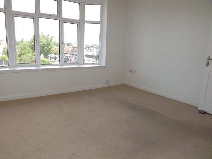 1 Bedroom Flat To Rent In London Road, Leigh On Sea, SS9