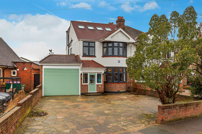 5 Bedroom Semi-Detached House To Rent In Ruskin Drive, Worcester Park, KT4