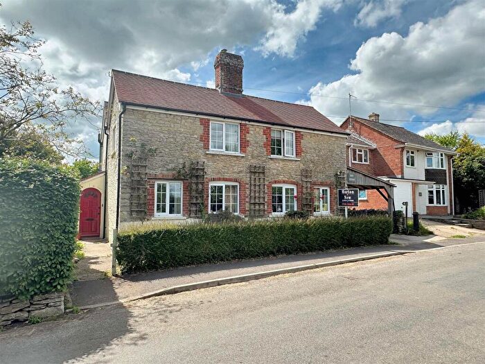 3 Bedroom Cottage For Sale In Stourton Caundle, Sturminster Newton, DT10