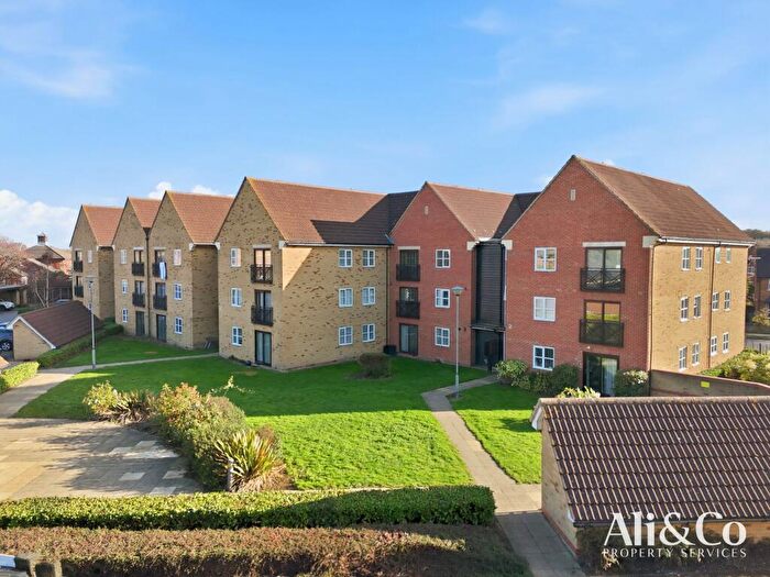1 Bedroom Apartment For Sale In Nightingale Court, Fleming Road, Chafford Hundred, Grays, RM16