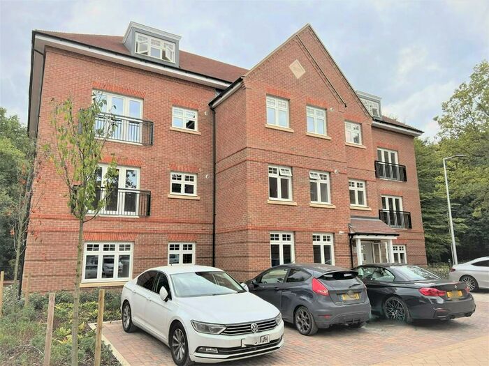 1 Bedroom Apartment To Rent In Kestrel Close, Shenfield, CM15