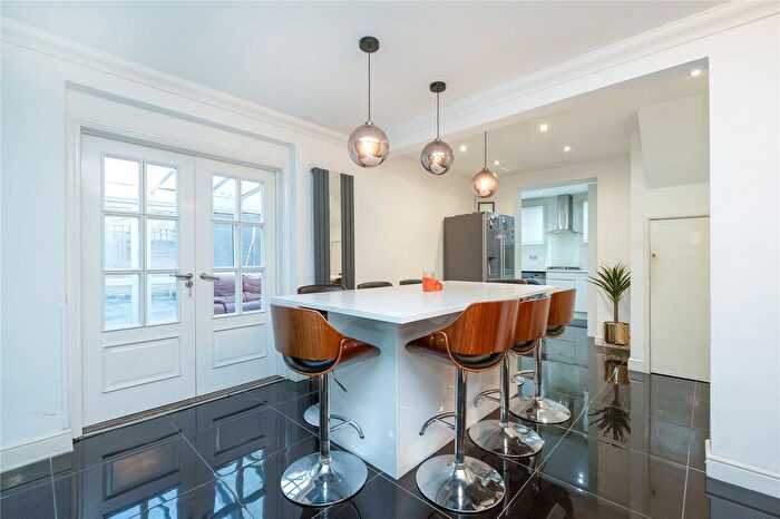 5 Bedroom Semi-Detached House For Sale In Maxwell Road, West Drayton, UB7