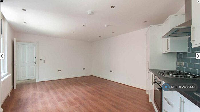 3 Bedroom Flat To Rent In Wells House Road, London, NW10