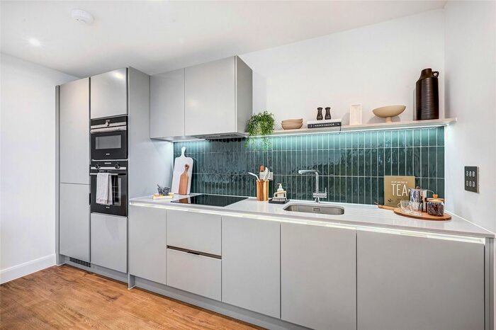 Studio To Rent In Uncle Colindale, London, NW9