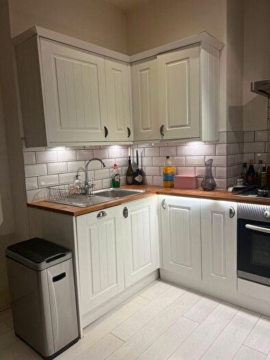 2 Bedroom Flat To Rent In Barlow Moor Road, Manchester, M20