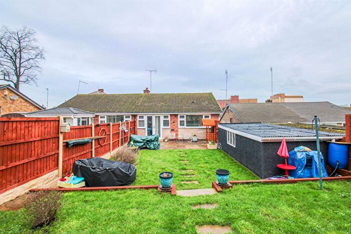 2 Bedroom Semi-Detached Bungalow For Sale In Belvoir Drive, Knottingley, WF11