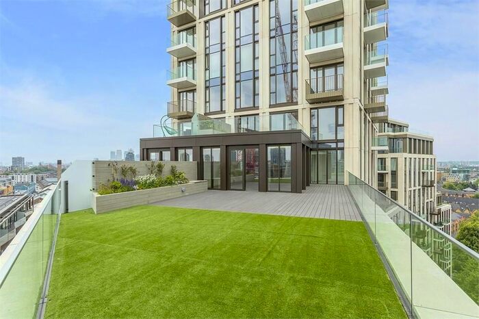 2 Bedroom Flat For Sale In London Dock, Vaughan Way, London, E1W