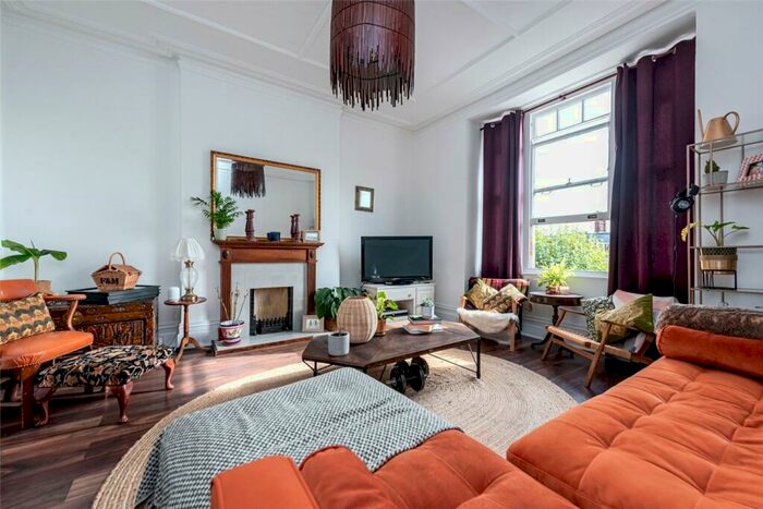 2 Bedroom Apartment To Rent In Chichele Road, London, NW2