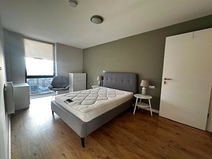 2 Bedroom Flat To Rent In Jesse Hartley Way, Liverpool, L3