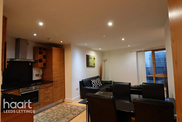 2 Bedroom Apartment To Rent In The Boulevard, Leeds, LS10