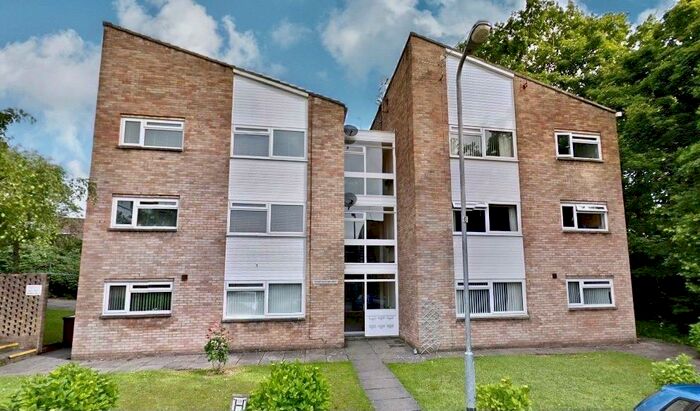 2 Bedroom Property To Rent In Woodside Court, Lisvane Road, Llanishen, CF14