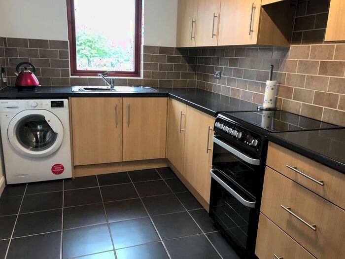2 Bedroom Flat To Rent In B, High Street, Perth, PH1
