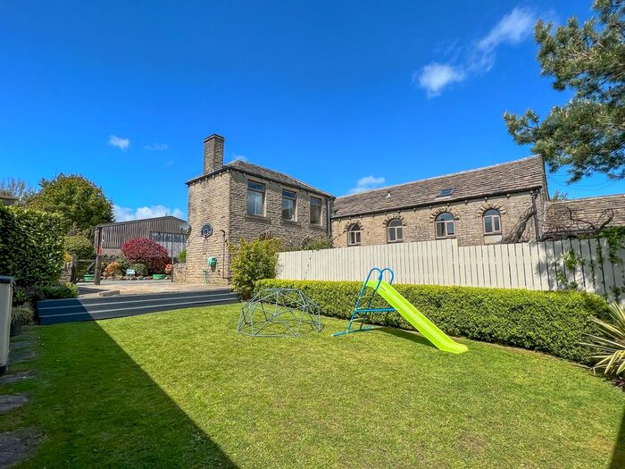 4 Bedroom Property For Sale In Cartworth Bank Road, Cartworth Moor, Holmfirth, HD9