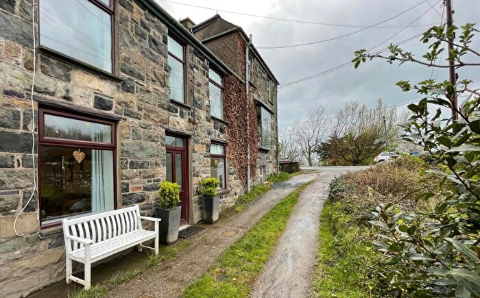 3 Bedroom End Of Terrace House For Sale In Pontllyfni, Caernarfon, Gwynedd, LL54