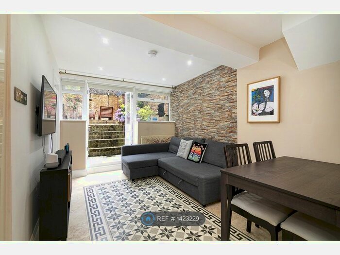 2 Bedroom Flat To Rent In Tomlins Grove, Bow, London, E3