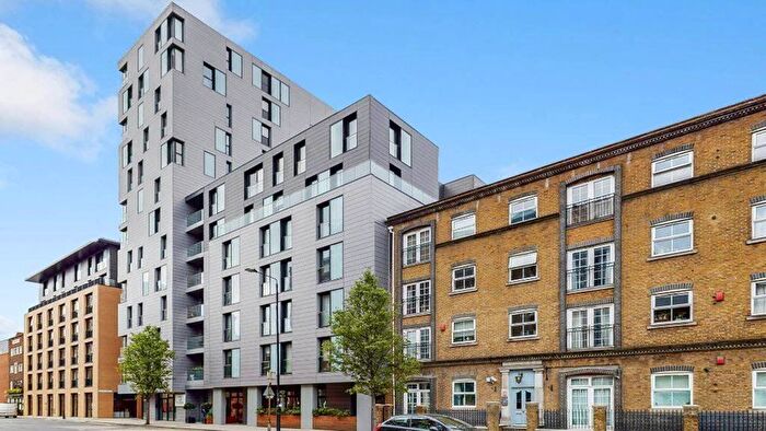 2 Bedroom Flat To Rent In Dock Street, Tower Hill, London, E1