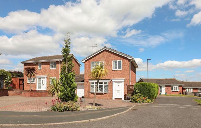 3 Bedroom Detached House For Sale In Winterton Gardens, Sheffield, S12