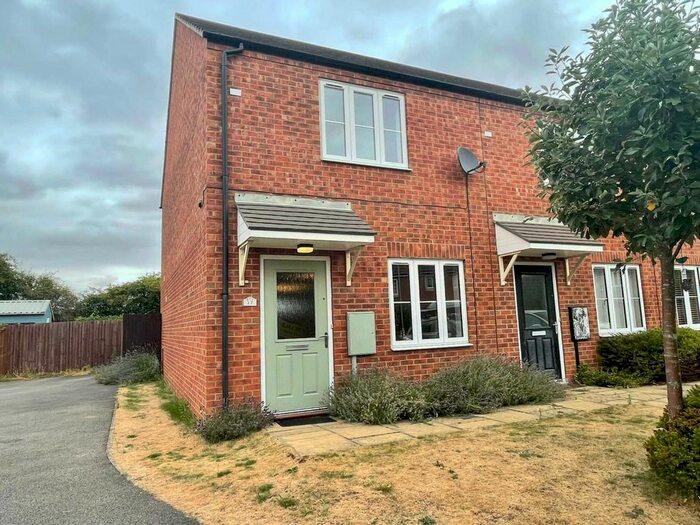 2 Bedroom Town House To Rent In Moorhen Close, Market Rasen, LN8