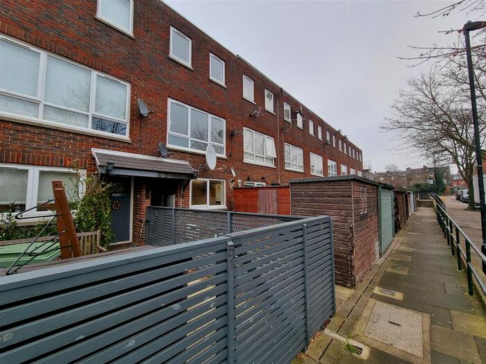 4 Bedroom Terraced House To Rent In Lightfoot Road, Hornsey, London N8