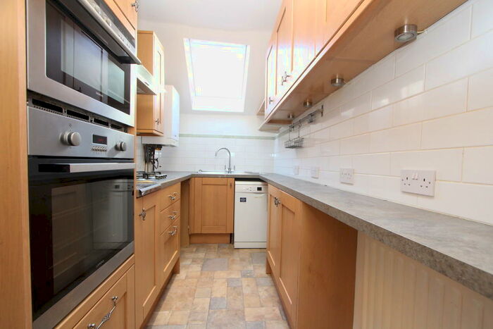 3 Bedroom Apartment To Rent In Queens Avenue, Muswell Hill, N10