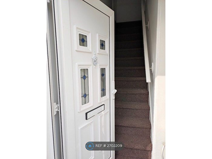 2 Bedroom Flat To Rent In Cholmeley Road, Reading, RG1