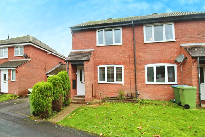 2 Bedroom Semi-Detached House For Sale In The Hurdles, Fareham, Hampshire, PO14