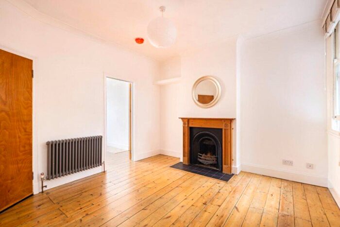 1 Bedroom Terraced House To Rent In Belsham Street, Hackney, London, E9