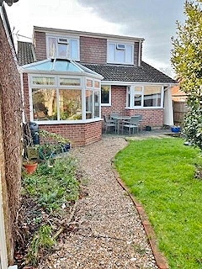 4 Bedroom Detached Bungalow For Sale In Heath Close, Horndean, PO8
