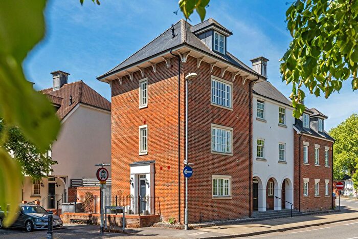 3 Bedroom Semi Detached House For Sale In Union Street, Winchester, SO23