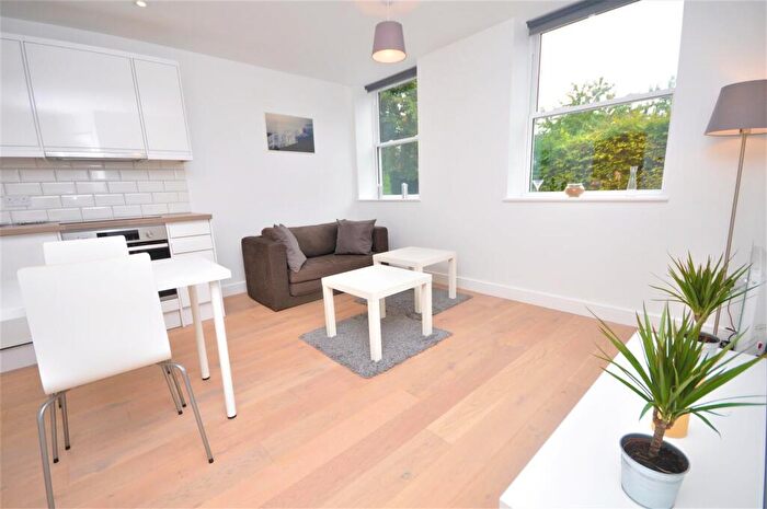 1 Bedroom Apartment To Rent In Cricket Green, Mitcham, CR4