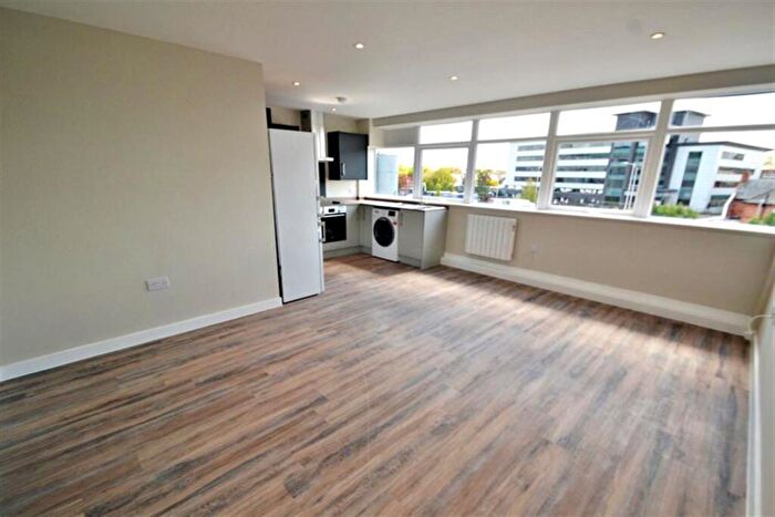2 Bedroom Flat To Rent In Poole, BH15