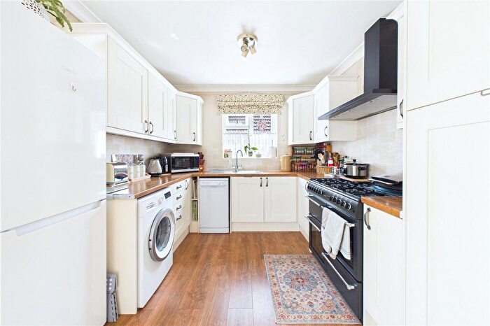 3 Bedroom Bungalow For Sale In Coventry Crescent, Poole, Dorset, BH17 - Photo 4