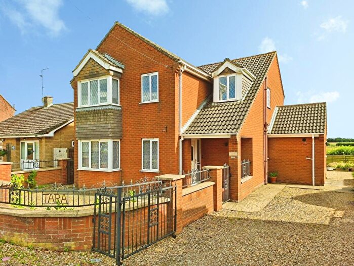 4 Bedroom Detached House For Sale In Bourne Road, Pode Hole, Spalding, PE11