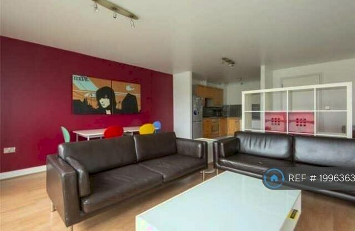 2 Bedroom Flat To Rent In Paton Close, London, E3