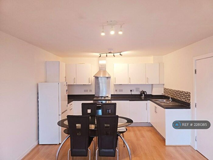 2 Bedroom Flat To Rent In Edgware, Edgware, HA8