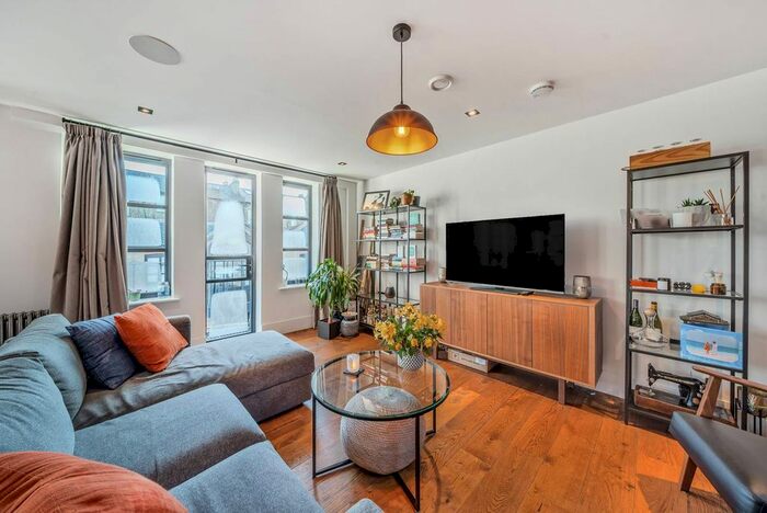 2 Bedroom Flat To Rent In Old Town, Clapham Old Town, London, SW4