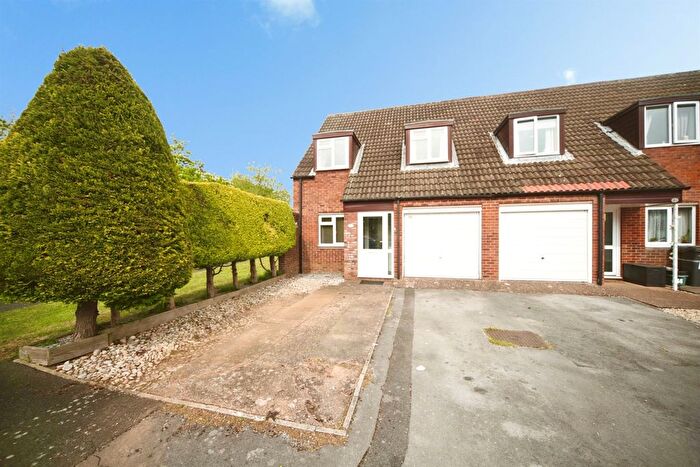 3 Bedroom End Terrace House For Sale In Holly Close, Taunton, TA1