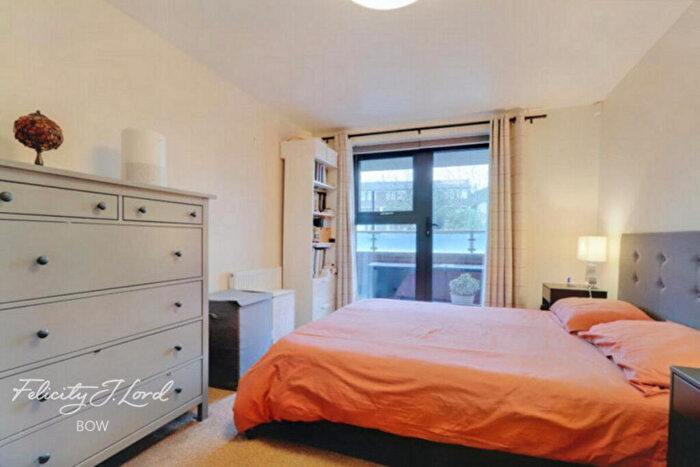 1 Bedroom Apartment For Sale In Mostyn Grove, London, E3