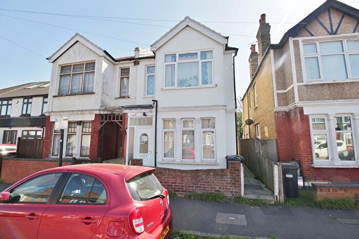 7 Bedroom Property To Rent In Sunnycroft Road, Hounslow, TW3