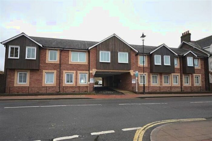 2 Bedroom Flat To Rent In Flat Rockwood Court, - North Street, Emsworth, Hampshire, PO10