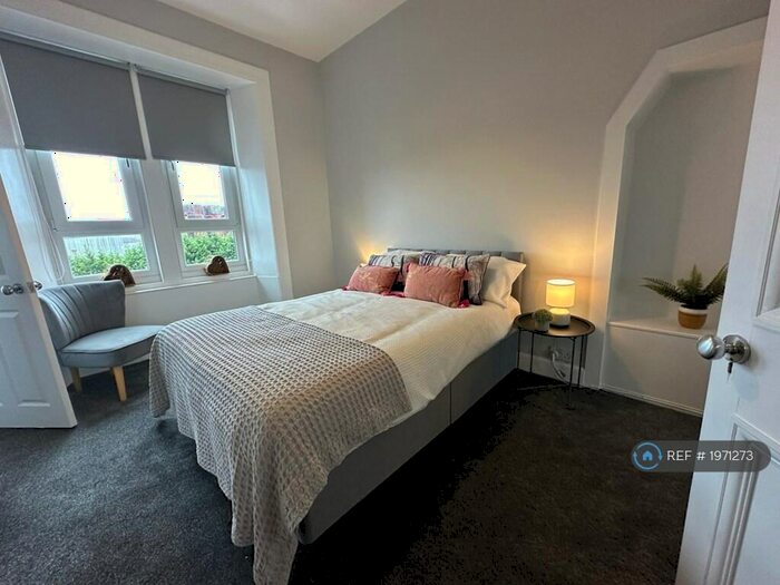 1 Bedroom Flat To Rent In Cumbernauld Road, Glasgow, G31
