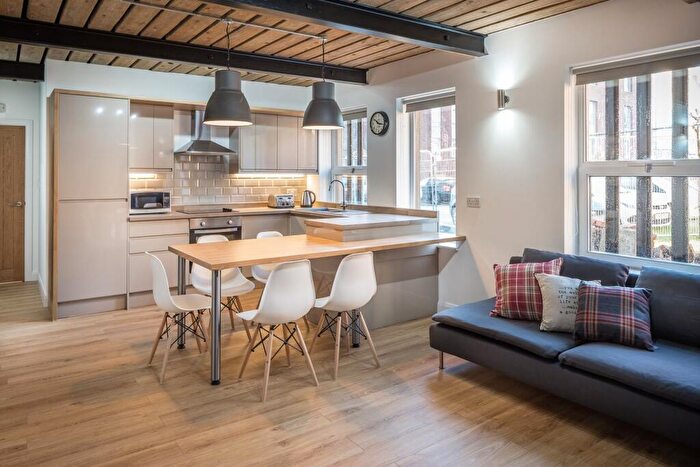 5 Bedroom Semi Detached House To Rent In May Street, L3