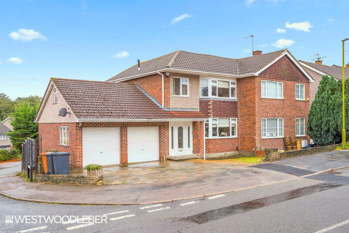 3 Bedroom Semi-Detached House To Rent In Kingsway, Ware, SG12