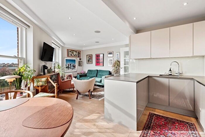 1 Bedroom Flat For Sale In Riverton Apartments, Wandsworth Bridge Road, SW6