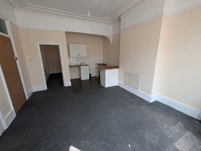 1 Bedroom Flat To Rent In Seaforth Road, Westcliff-On-Sea, SS0