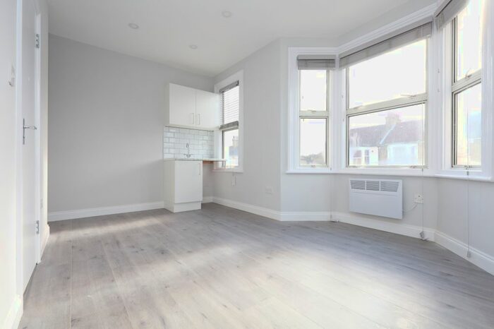 Studio To Rent In Honley Road, London, SE6