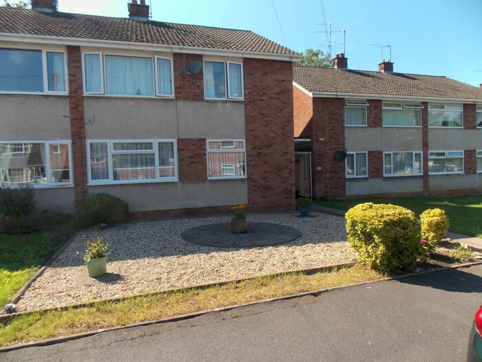 2 Bedroom Flat To Rent In Gainsborough Road, Keynsham, Bristol, BS31