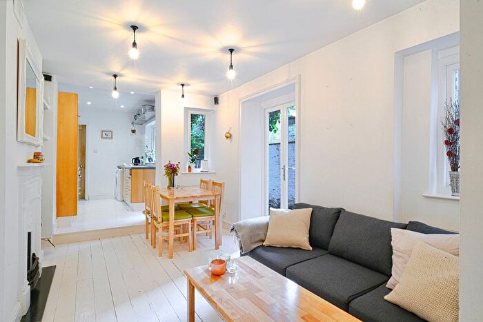 2 Bedroom Flat To Rent In Hormead Road, Westbourne Park, W9